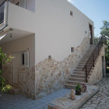 Ta Kavourakia Apartman Mikrósz Jalósz