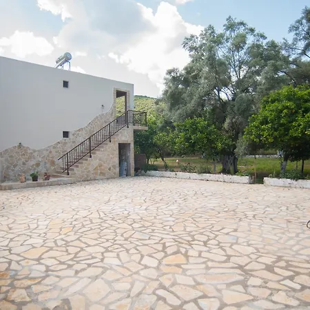 Ta Kavourakia Apartman *