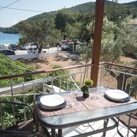 Ta Kavourakia * Mikrósz Jalósz